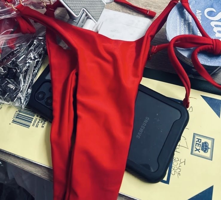 Продам нові модні міні бікіні купальник червоний