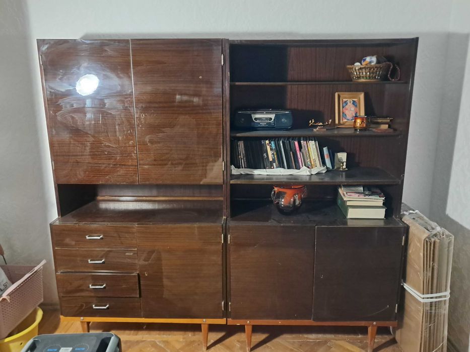 Два шкафа и тумба румынского гарнитура