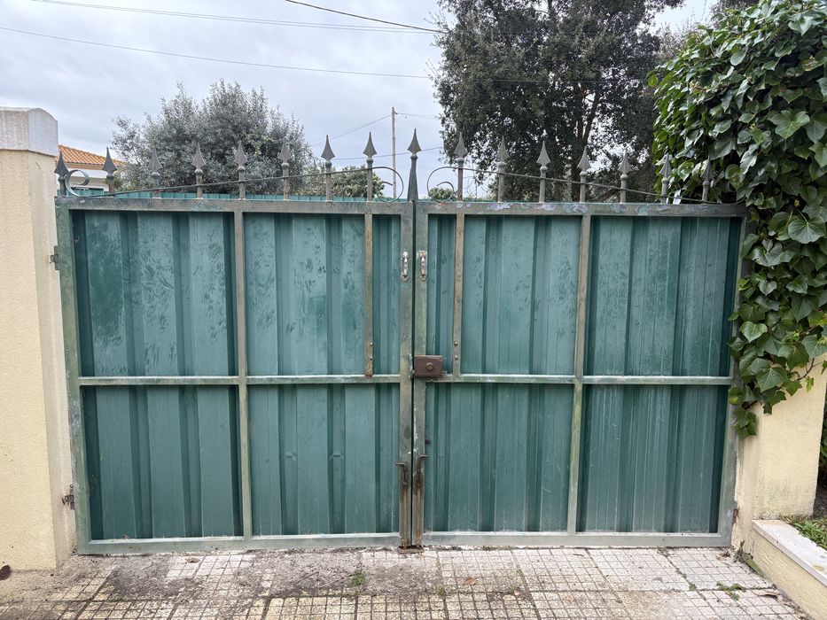 Portao em ferro verde medida 175x140