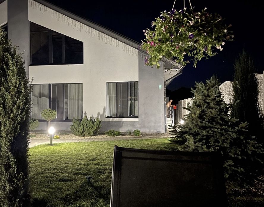 Дом 355 м² в закрытом коттеджном посёлке, 7 соток