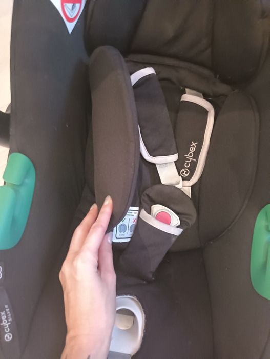 Fotelik samochodowy dla noworodka Cybex aton B2 i-size baza one isofix