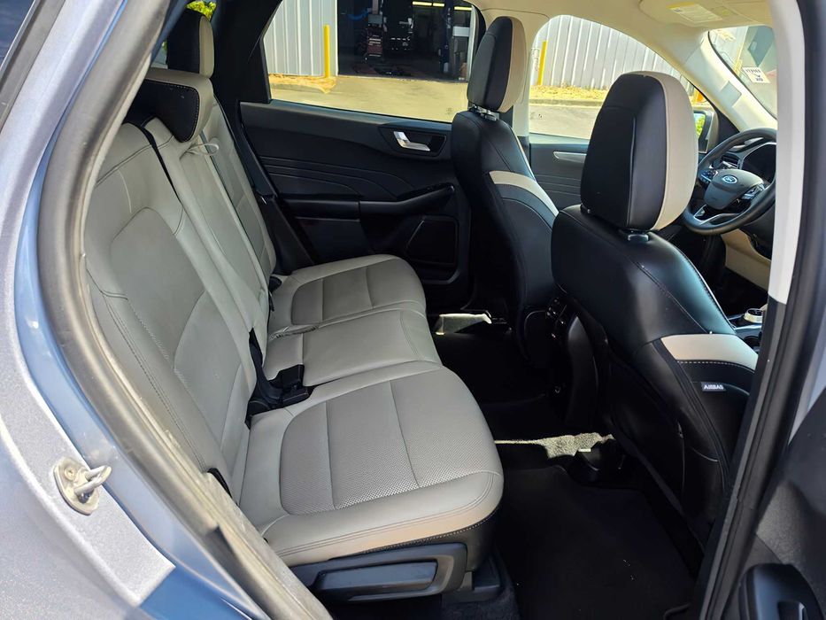 Ford Escape hyb      2023