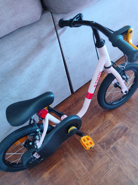 Bicicleta  B'Twin Discover 500 de 14 polegadas.