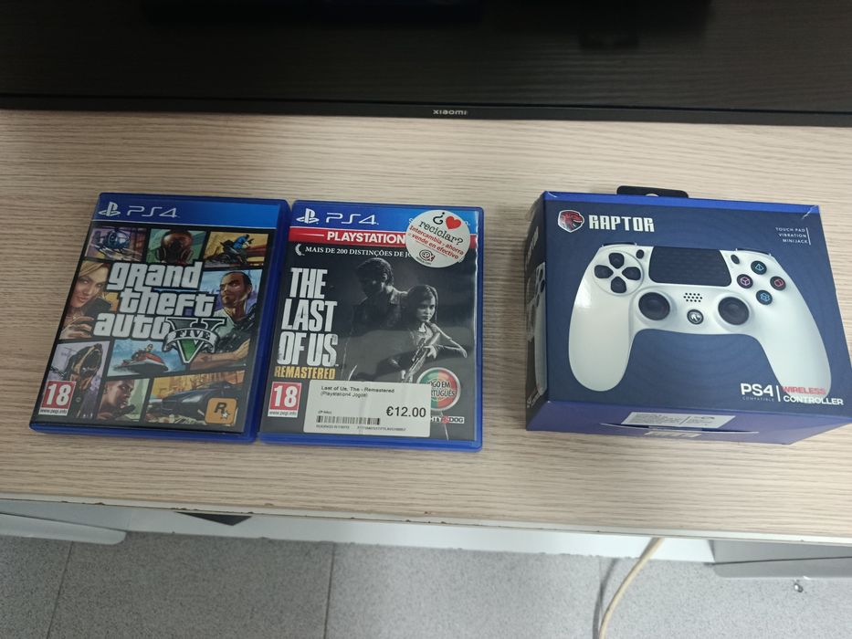 Ps4 slim 1TB bom estado uso pouco.