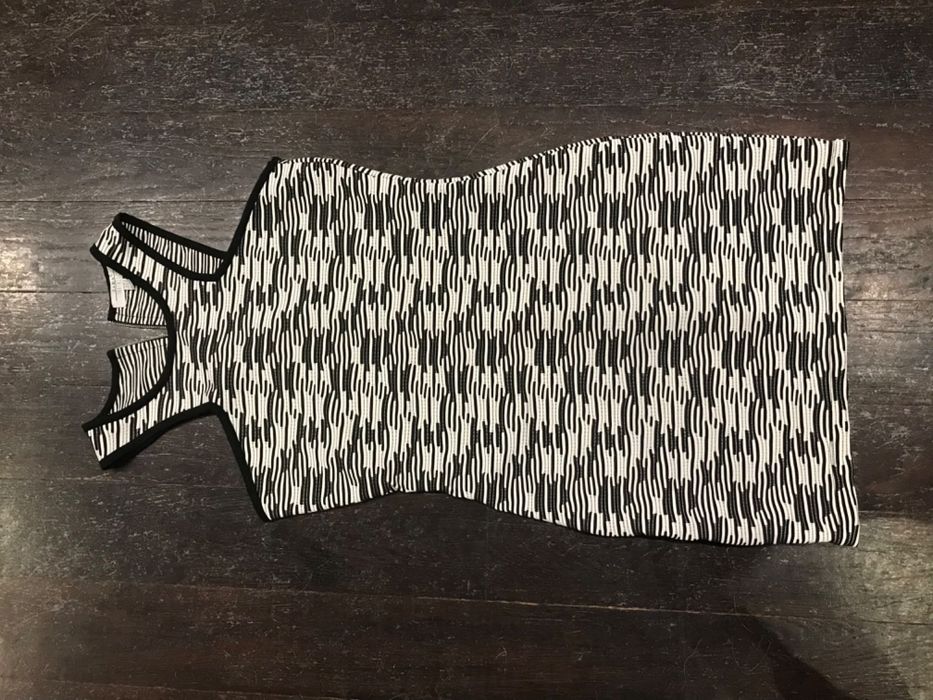 Sukienka na imprezę lub na lato Zara