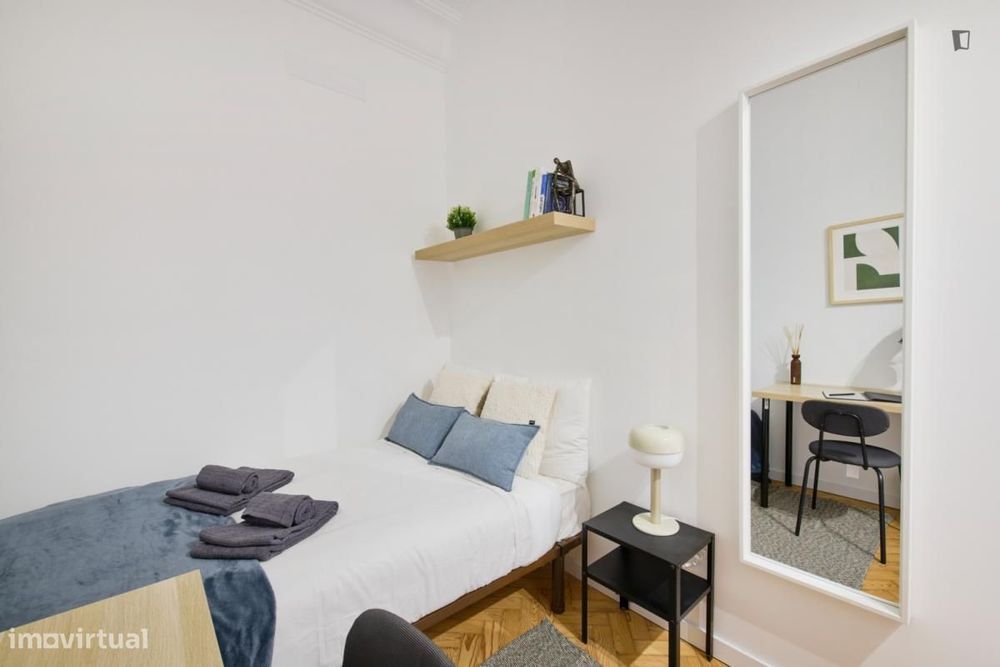 Quarto - localizado em Entrecampos Lisbon