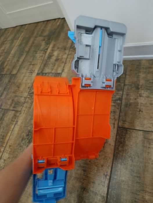 Hot wheels Чемпіон трюків в петлі