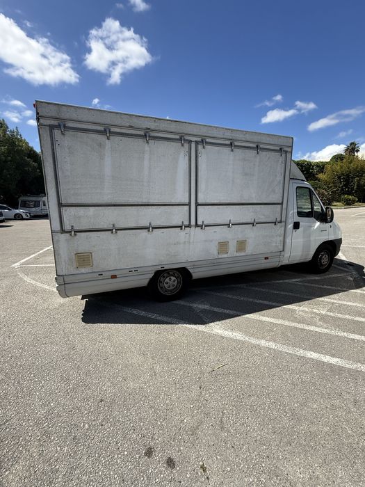 Carrinha Roulote Equipada com 27,800km