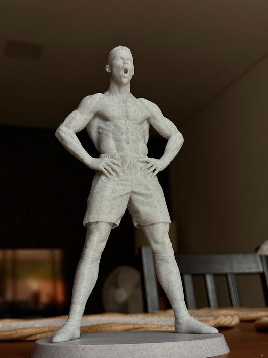 Estatua inspirada em Cristiano Ronaldo CR7- filamento estilo marmore