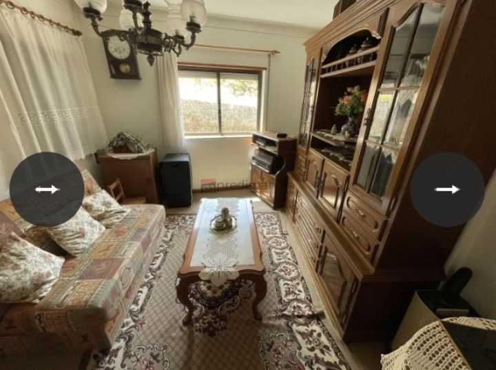 Gouveia-Guarda                                               vVendo sala completa em madeira
