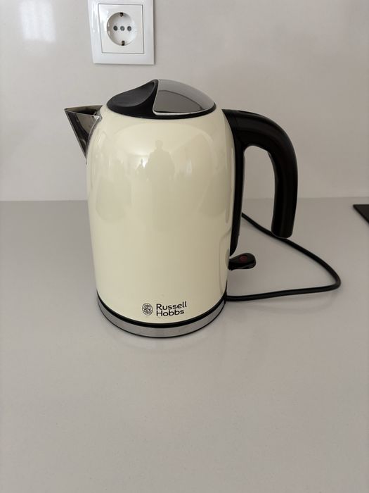 Chaleira Russel Hobbs
