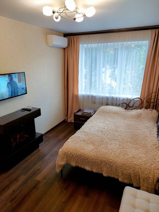 2 к квартира .  Дві окремі кімнати.Центр. Міська лікарня .ПогранАкадем