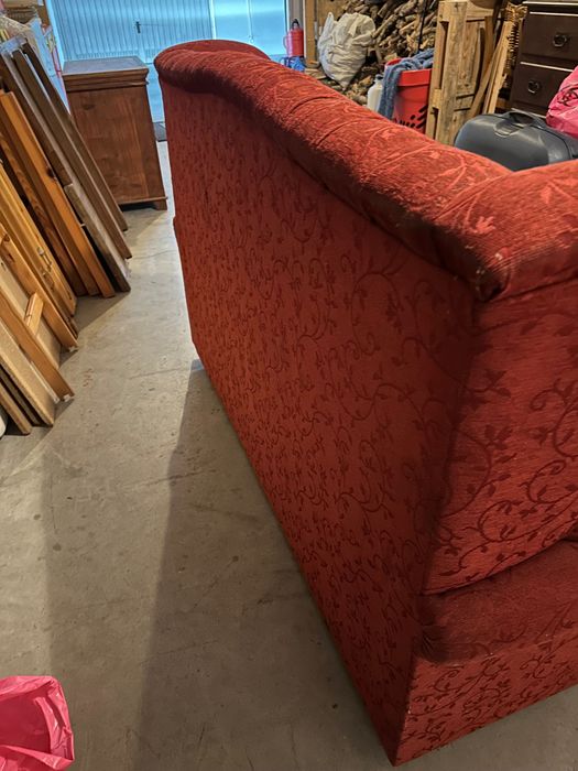 Sofá de sala vermelho