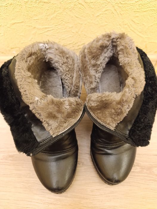 Чоботи жіночі шкіряні, розмір 36