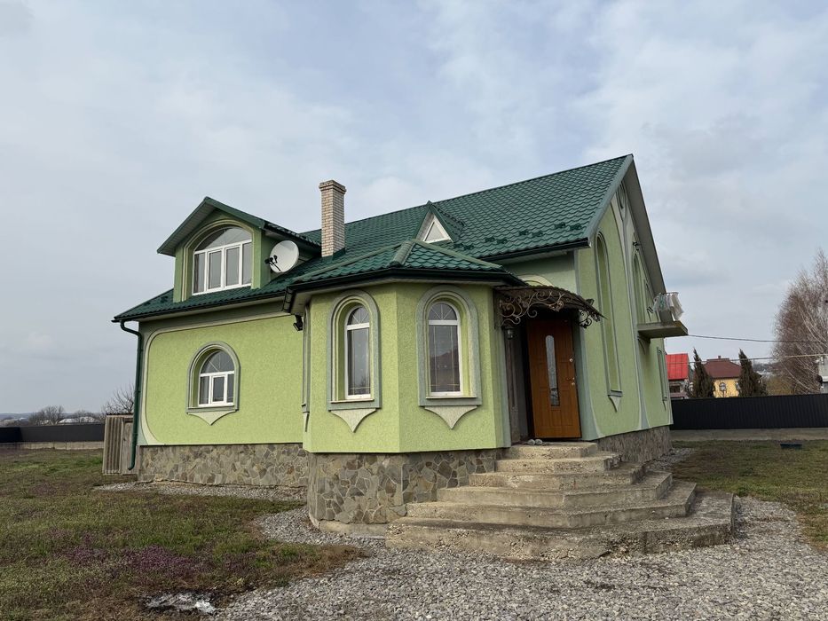 Сучасний будинок в с. Магала