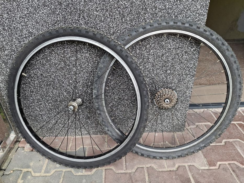 2 kompletne kola rowerowe 26"/ przod -tyl