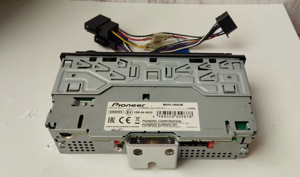 Pioneer MVH-180UB c bluetooth MOSFET 4х50 магнитола - оригинал!
