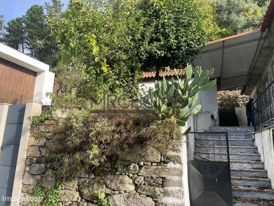 Casa de Aldeia T2 + 2 em Bucos