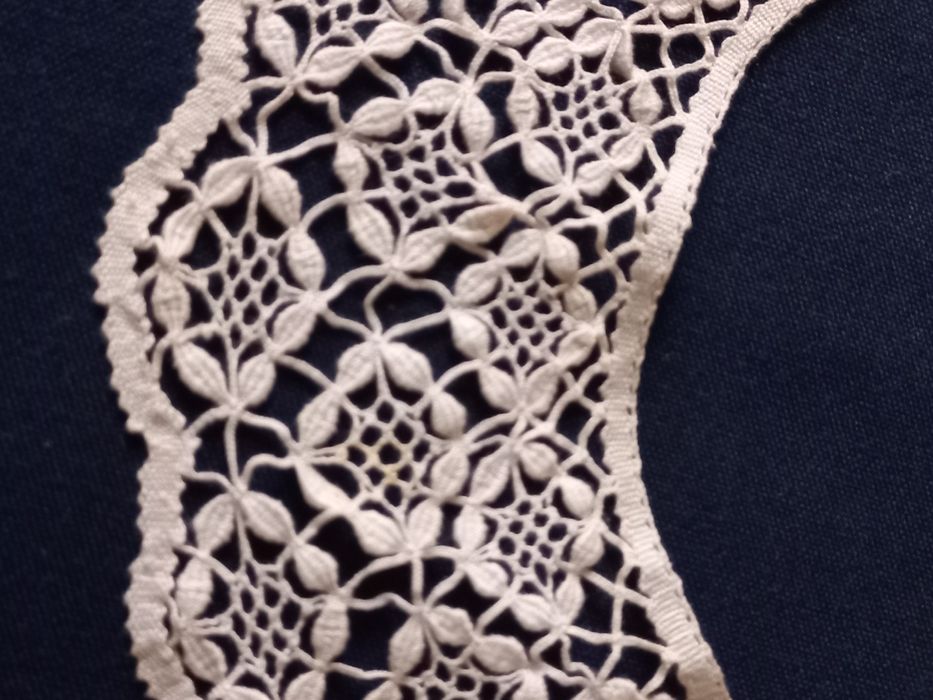 Renda de Bilrros de Peniche  ,feito por profissional. Nova