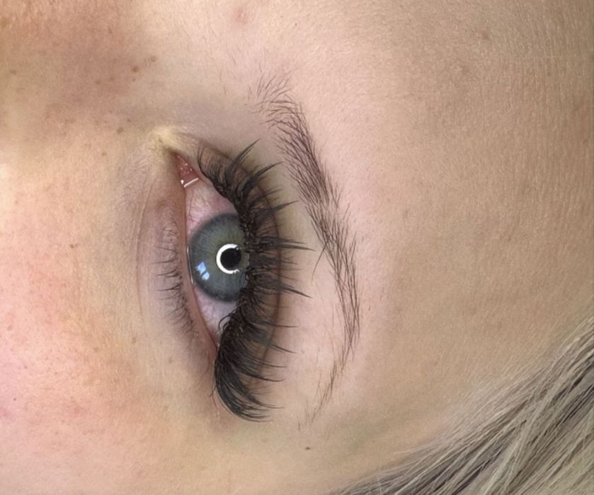 Навчання нарощуванню вій