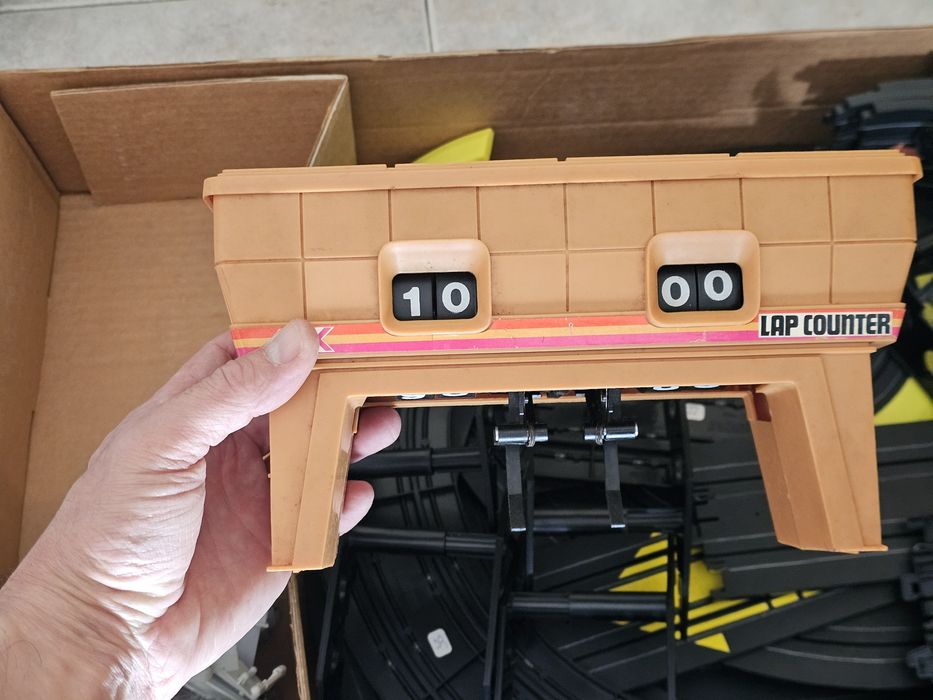 Pista de corrida elétrica TOMY AFX VERTIGO