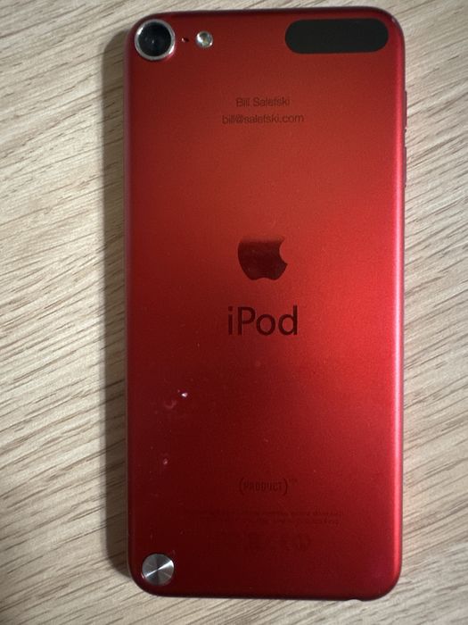 iPad touch 32GB Red Special Edition