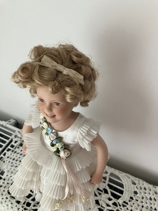 Kolekcjonerska lalka porcelanowa shirley temple