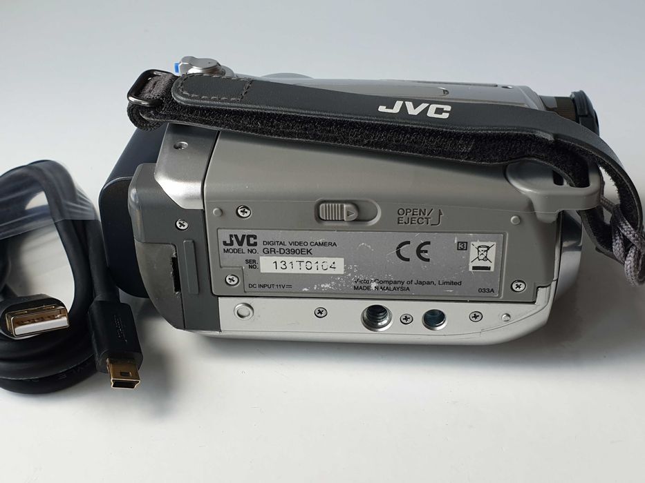 цифрова відеокамера JVC GR-D390EK digital video  SD JVC BN-VF707U
