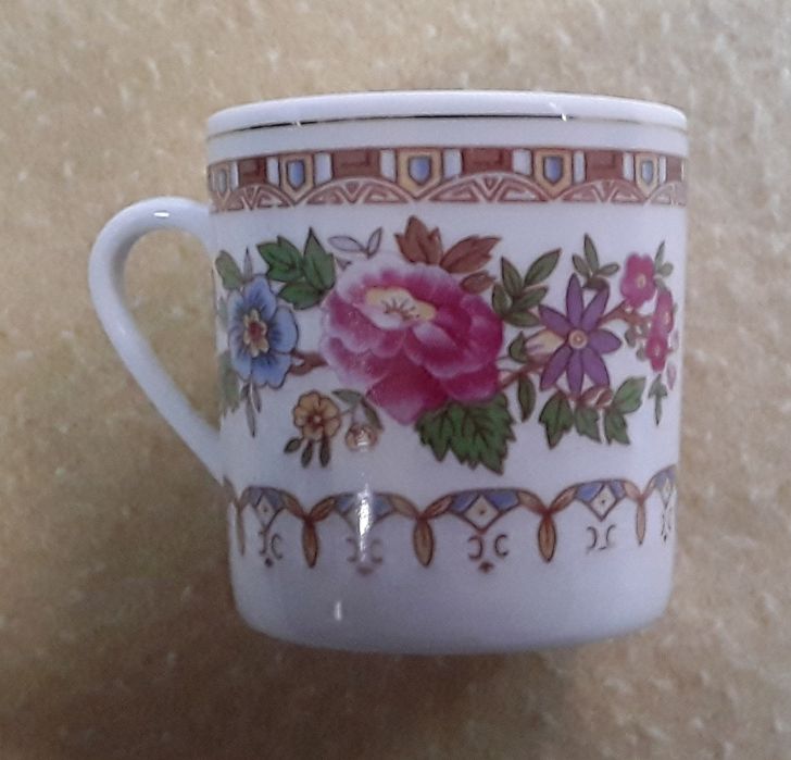 Chávena + pires em porcelana Chinesa, made in China