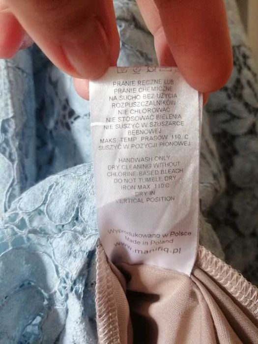 Sukienka z błękitnej koronki MANIFIQ & CO.