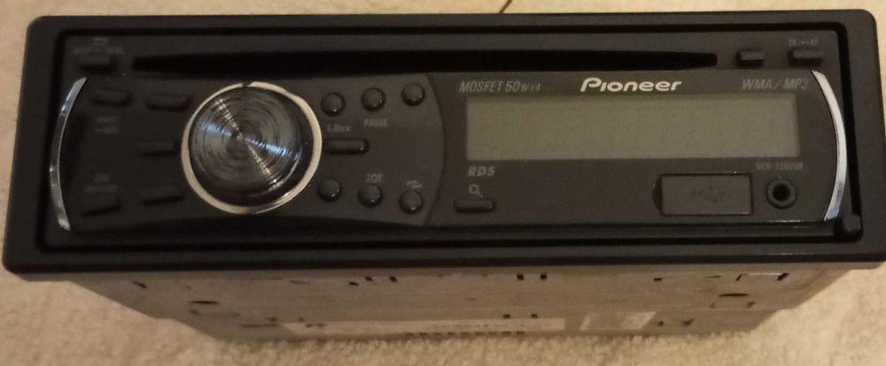 Radio samochodowe Pioneer + 4 głośniki Alpine