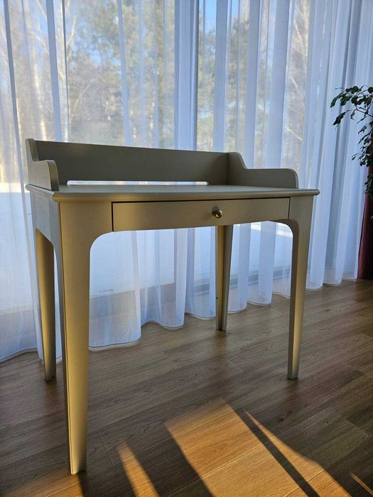 Biurko IKEA LOMMARP – beżowe 90 × 54 cm