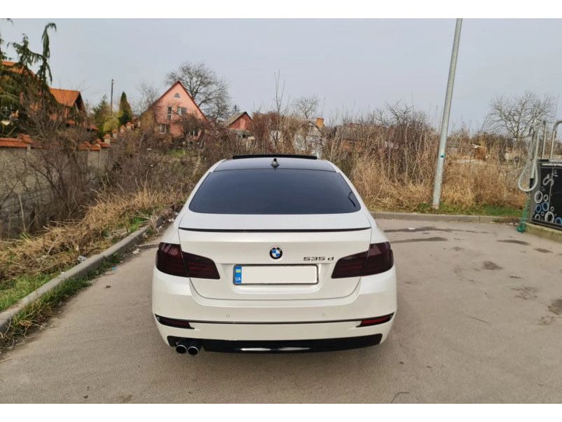 Спойлер BMW F10 M5 Style чорний глянець накладка на багажник ліп