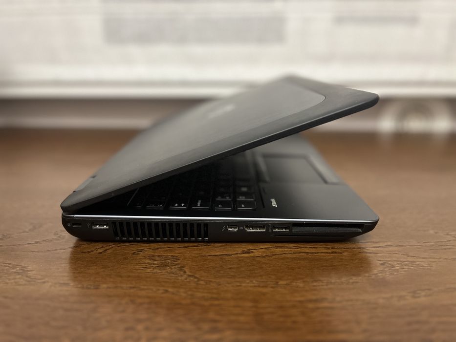HP ZBook 15 / i7 / 16GB / SSD 1TB / Nvidia Quadro / Windows 11 Pro