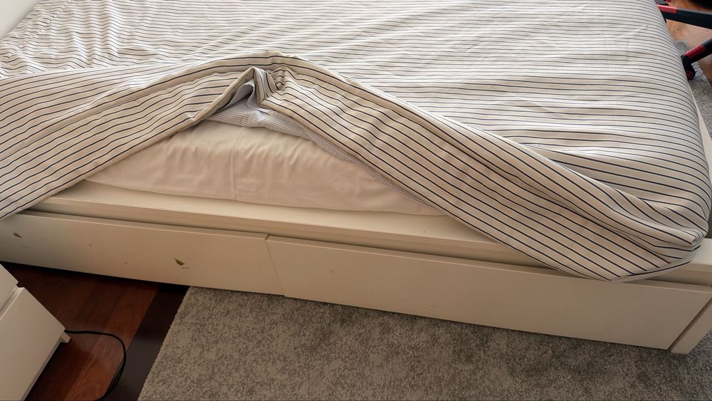 Cama Ikea de solteiro