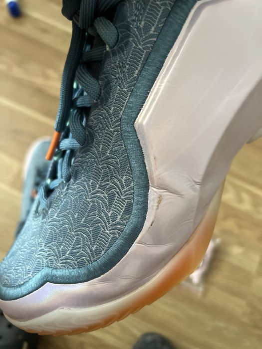 Баскетбольні кросівки nike lebron 23 12,5us