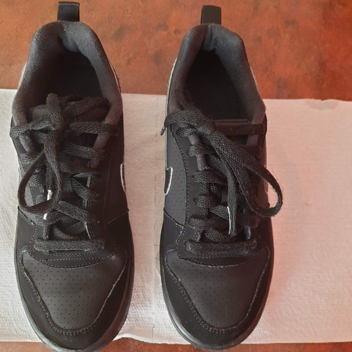 Buty Nike bardzo dobry stan rozmiar 37.5 długość wkładki 23.5cm