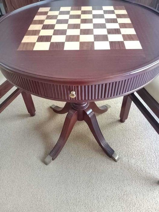 Conjunto Mesa de Jogo e Cadeiras