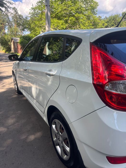Hyundai Accent 2012 бензин 1.6