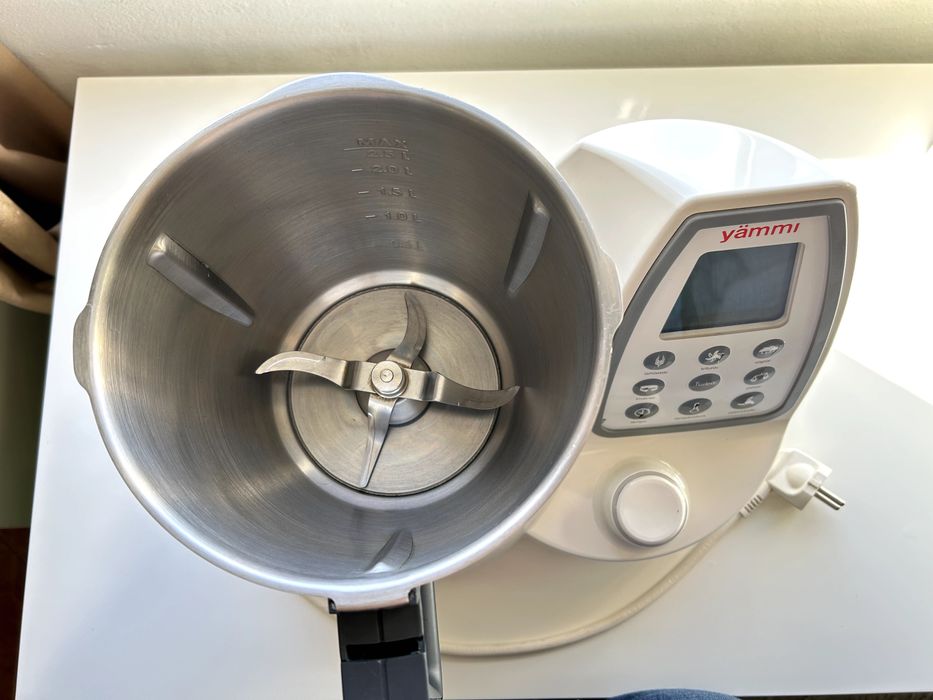 Robô de Cozinha YÄMMI 2 Upgrade com 9 Acessórios+Livro de Receitas+BI