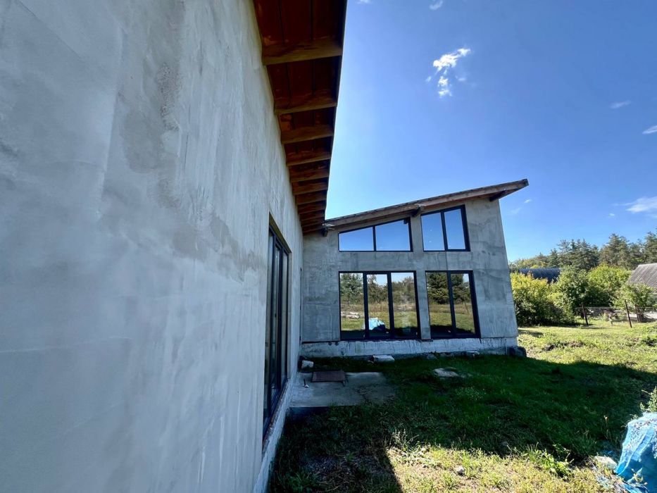 Елітна дача на березі річки біля лісу «Фотон»