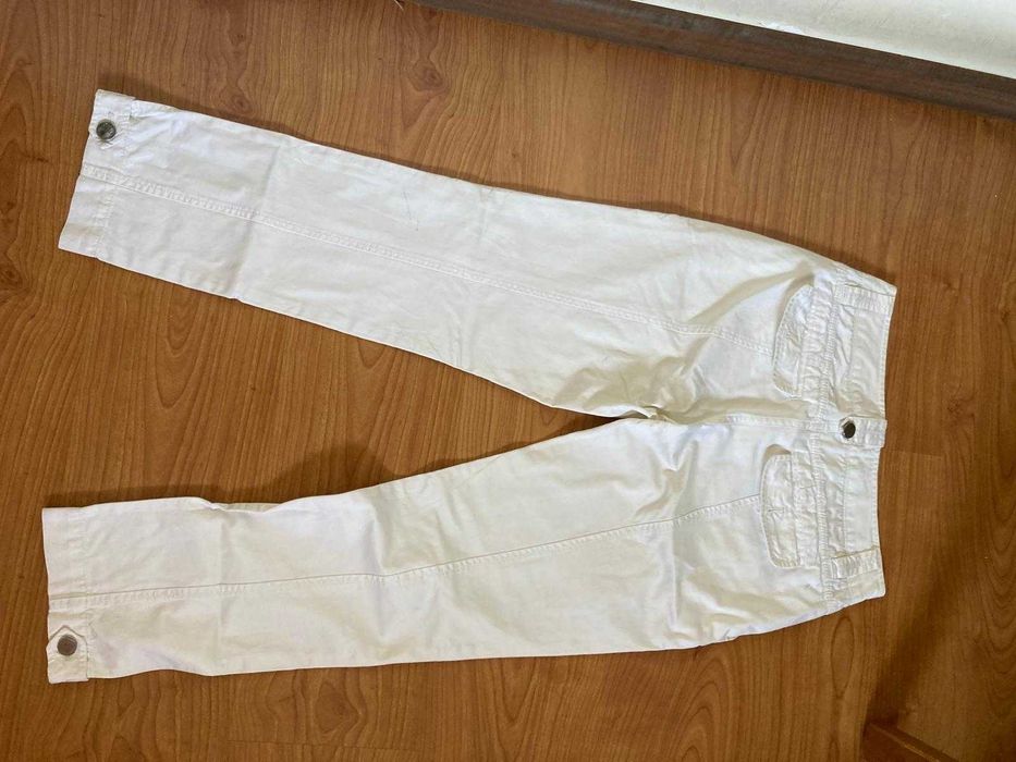 Calças brancas acetinadas
