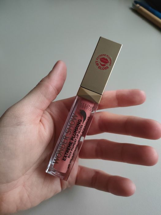 Błyszczyk powiększający usta Eveline