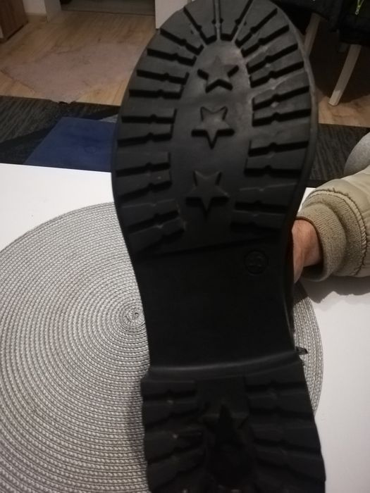 Buty zimowe rozm. 40 nowe
