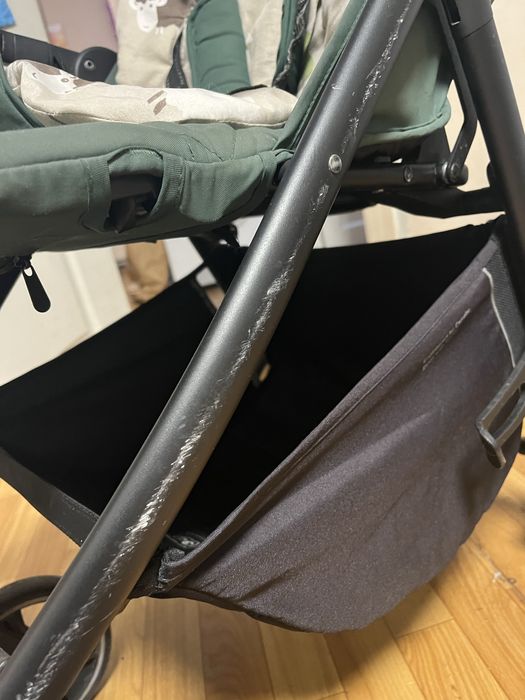 Продам прогулянкову коляску Carrello Bravo