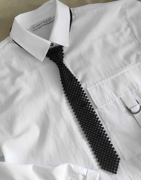 Краватка чорна з бусин