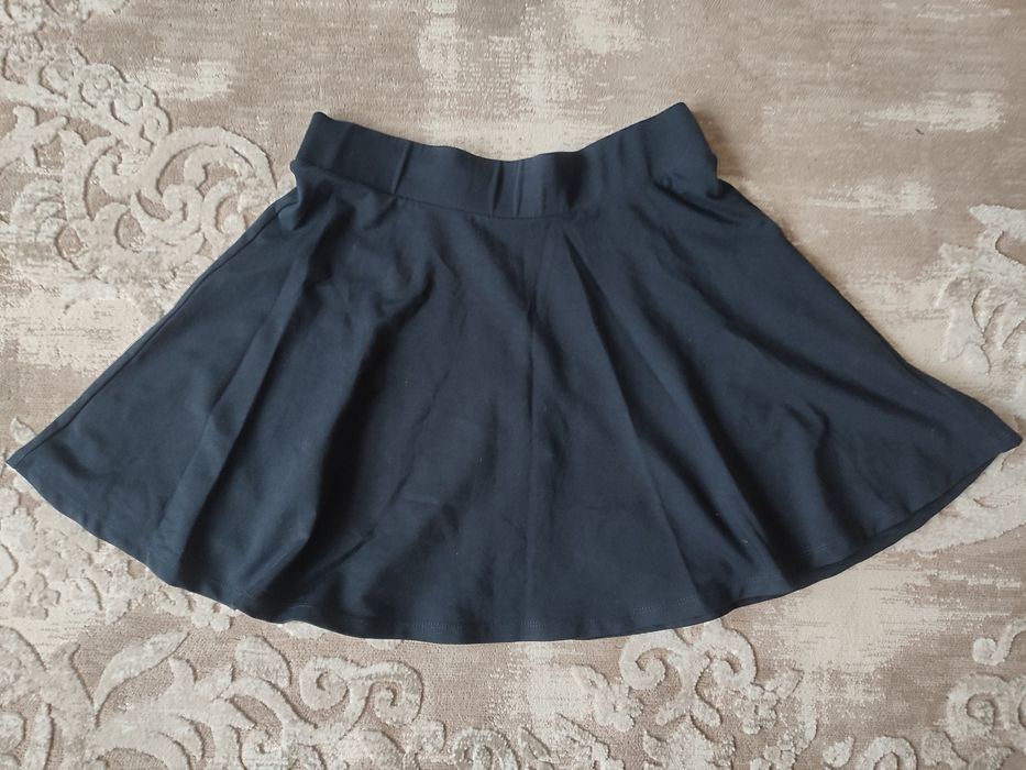 Спідниця стилю скейтер