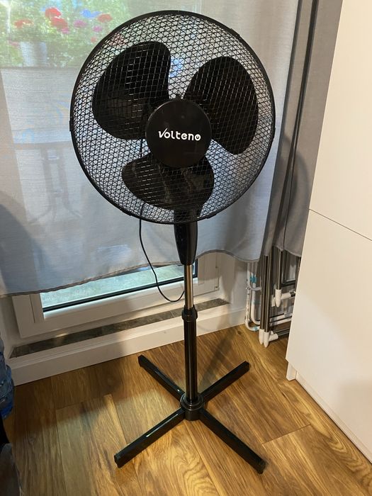 Wiatrak stojacy czarny