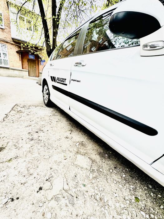 Продам Peugeot 308 SW 2011 року Двигун 1.6 дизель