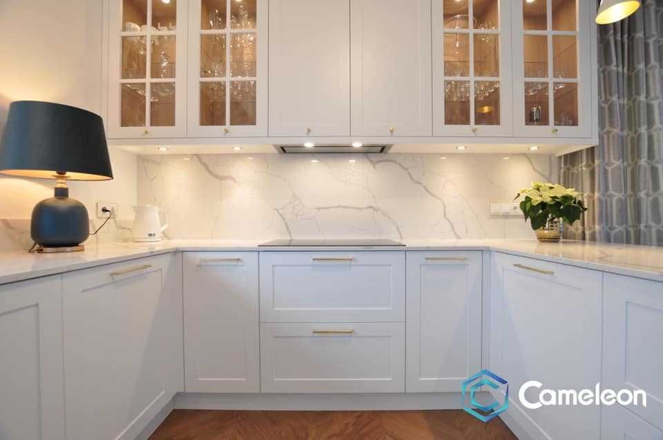 Blaty kamienne, kwarc naturalny, konglomerat, granit, spiek kwarcowy.